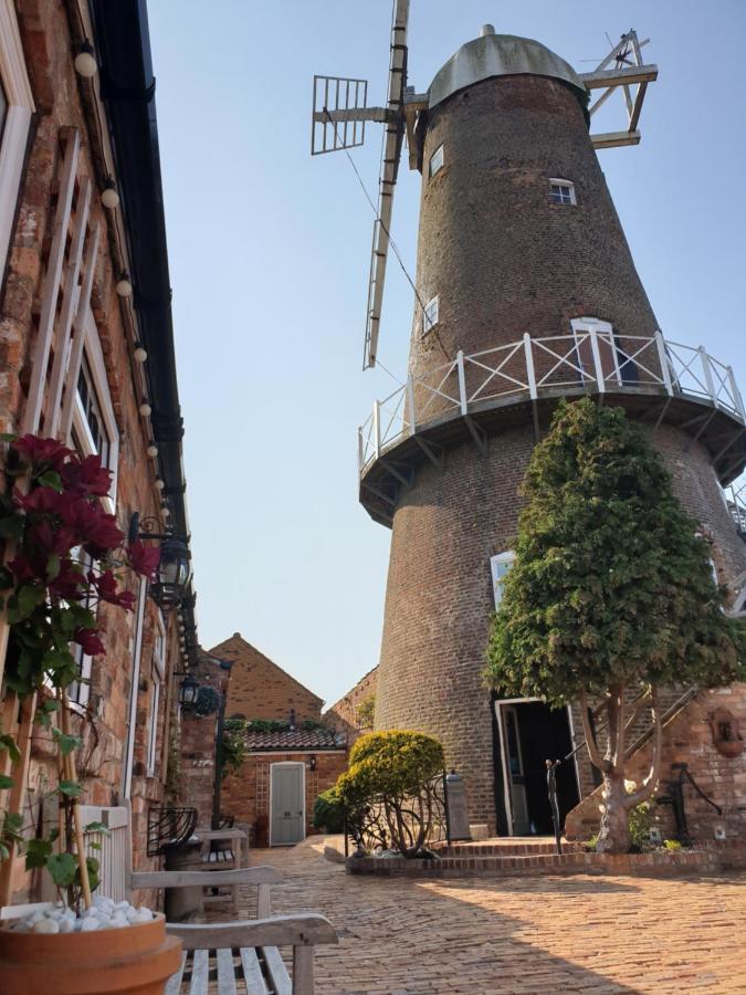 Отель The Windmill Скарборо Экстерьер фото