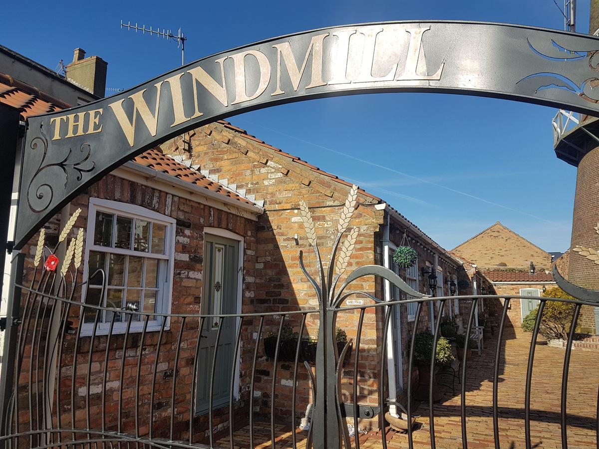 Отель The Windmill Скарборо Экстерьер фото